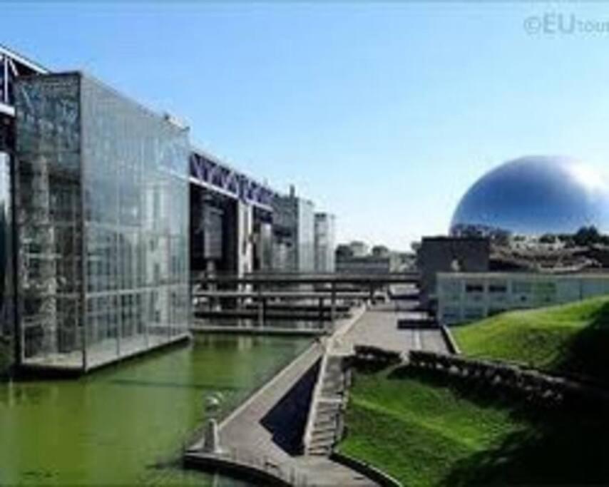 Number 10 Pantin